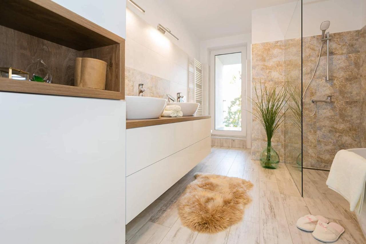 Bl - The Penthouse, 24Hr Self Check-In, 2 Bedrooms, Fireplace, Ac, Panoramic View From Main Balcony, 3-Minute Walk To City Center Besztercebánya Kültér fotó