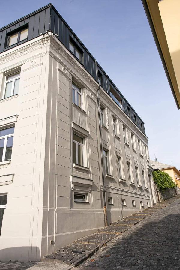 Bl - The Penthouse, 24Hr Self Check-In, 2 Bedrooms, Fireplace, Ac, Panoramic View From Main Balcony, 3-Minute Walk To City Center Besztercebánya Kültér fotó