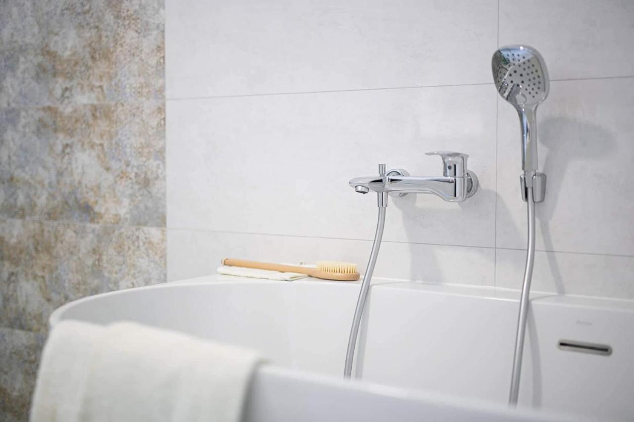 Bl - The Penthouse, 24Hr Self Check-In, 2 Bedrooms, Fireplace, Ac, Panoramic View From Main Balcony, 3-Minute Walk To City Center Besztercebánya Kültér fotó