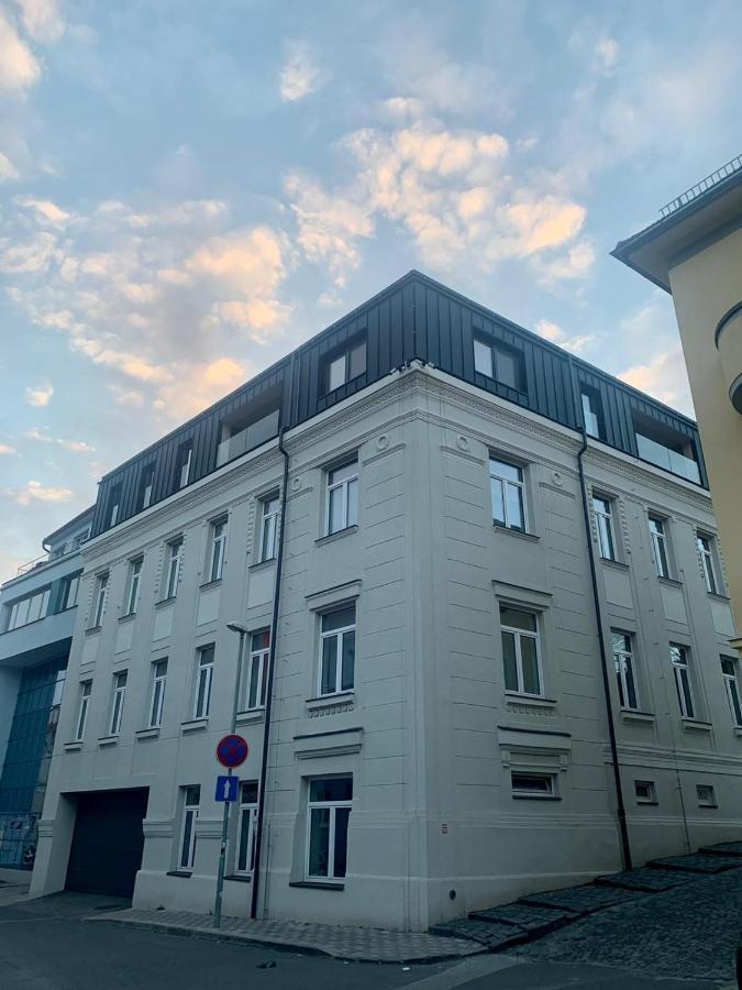 Bl - The Penthouse, 24Hr Self Check-In, 2 Bedrooms, Fireplace, Ac, Panoramic View From Main Balcony, 3-Minute Walk To City Center Besztercebánya Kültér fotó
