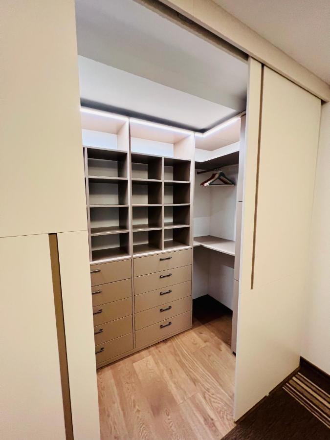 Bl - The Penthouse, 24Hr Self Check-In, 2 Bedrooms, Fireplace, Ac, Panoramic View From Main Balcony, 3-Minute Walk To City Center Besztercebánya Kültér fotó